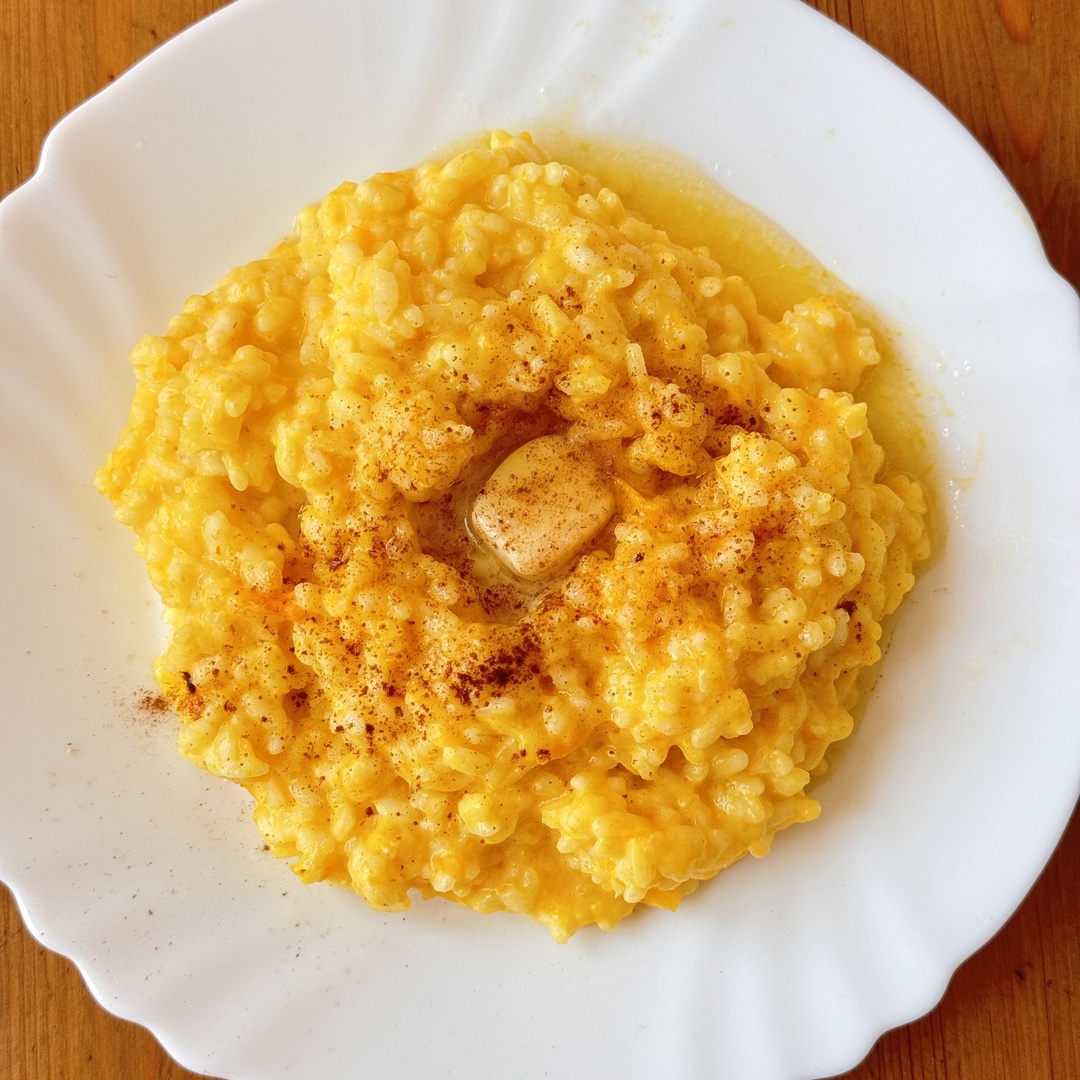 Creamy Pumpkin Rice Pudding with Honey and Cinnamon