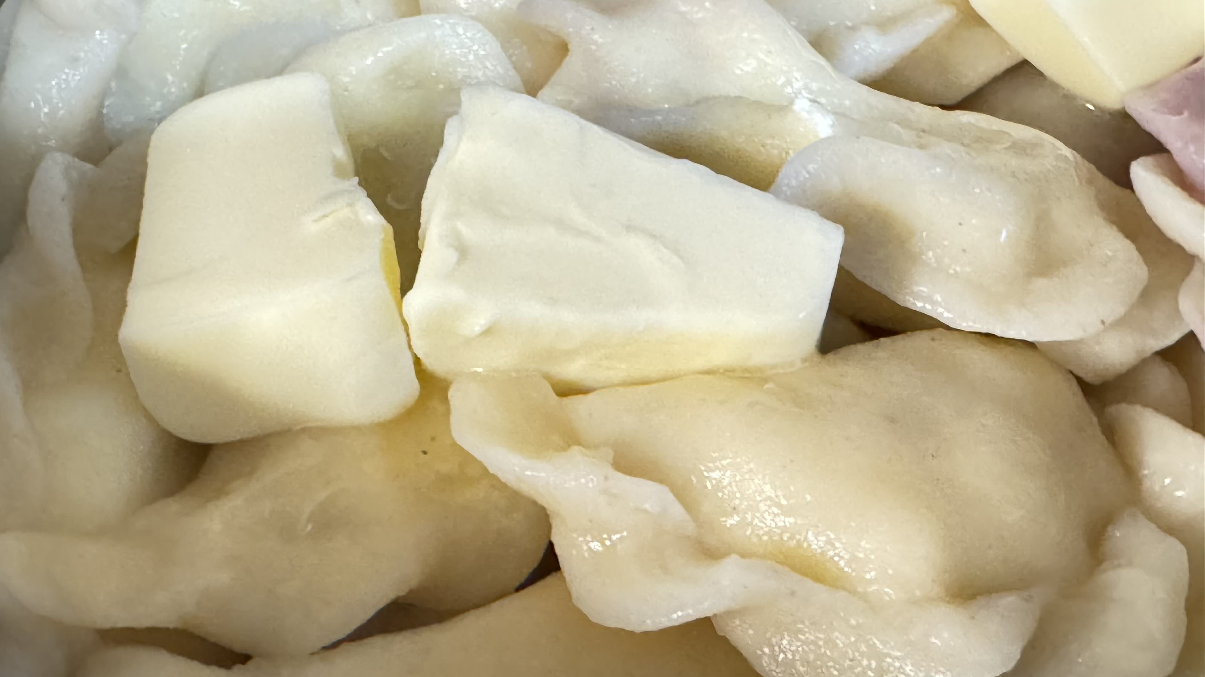 Boiled dumplings with butter