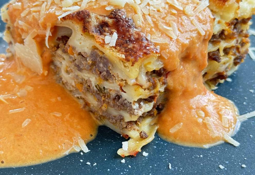 Lasagna with Ground Meat and Creamy Béchamel Sauce